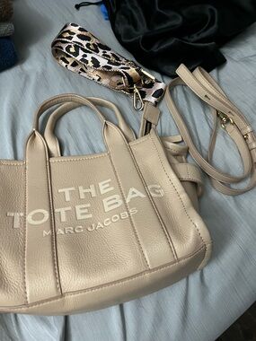 Marc Jacobs Small Tote Bag in Light Beige with Leopard Strap